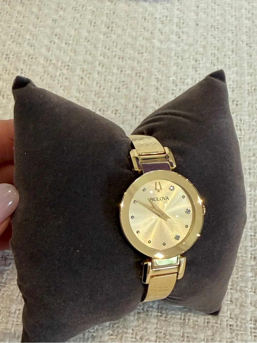 BRAND NEW STUNNING BULOVA WATCH!